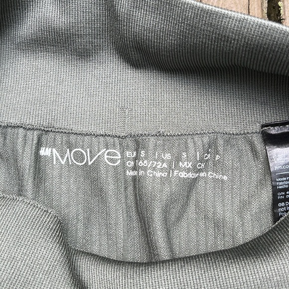 H&M Green Leggings - Picture 2 of 2